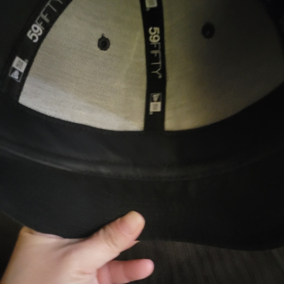 Men New York Yankee Hat - Picture 5 of 5